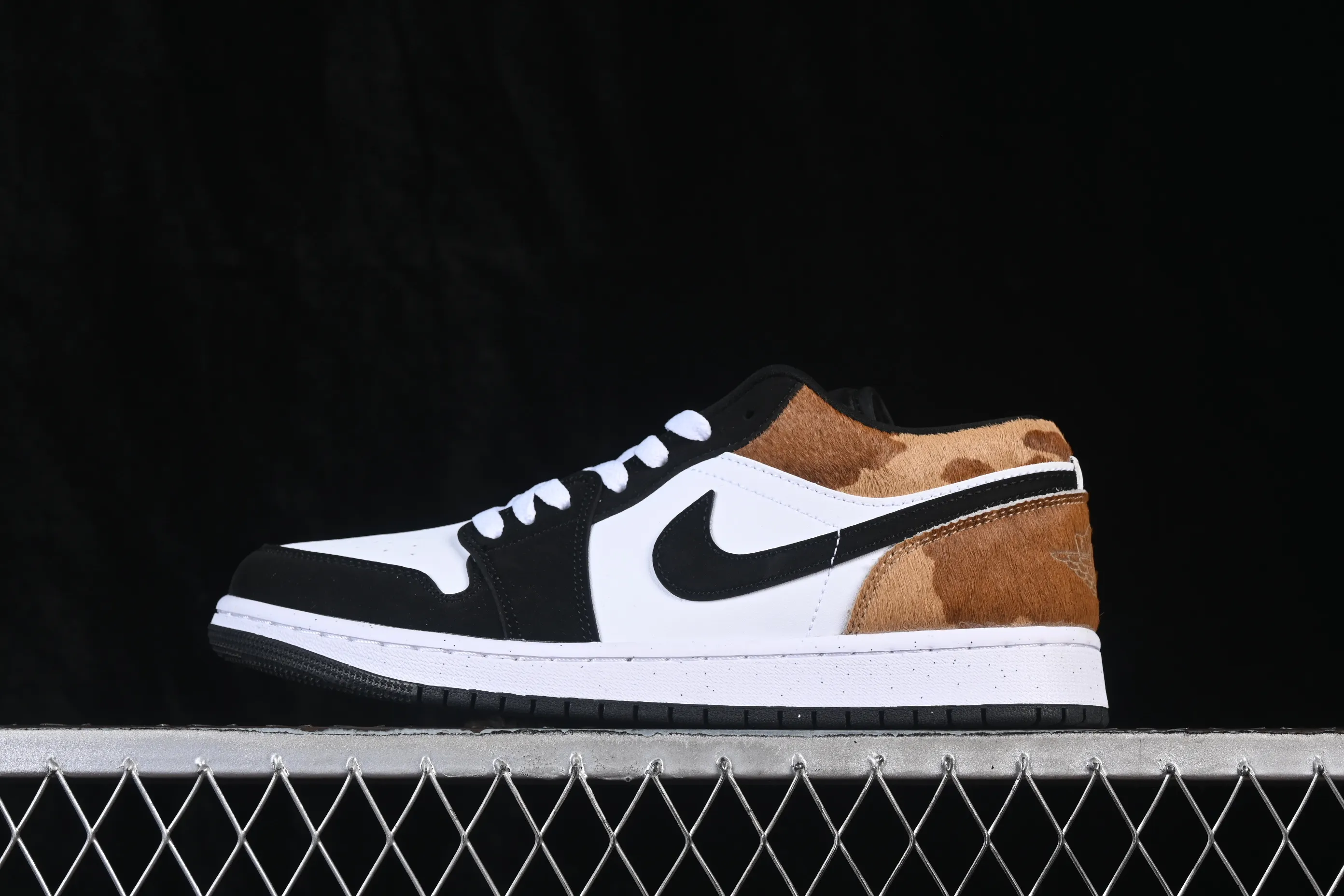 All categories Air Jordan Jordan series basketball shoes Air Jordan 1 Low Air Jordan 1 Low AJ1 Joe 1 Year of the Horse limited low-top retro culture basketball shoes IX8740-101